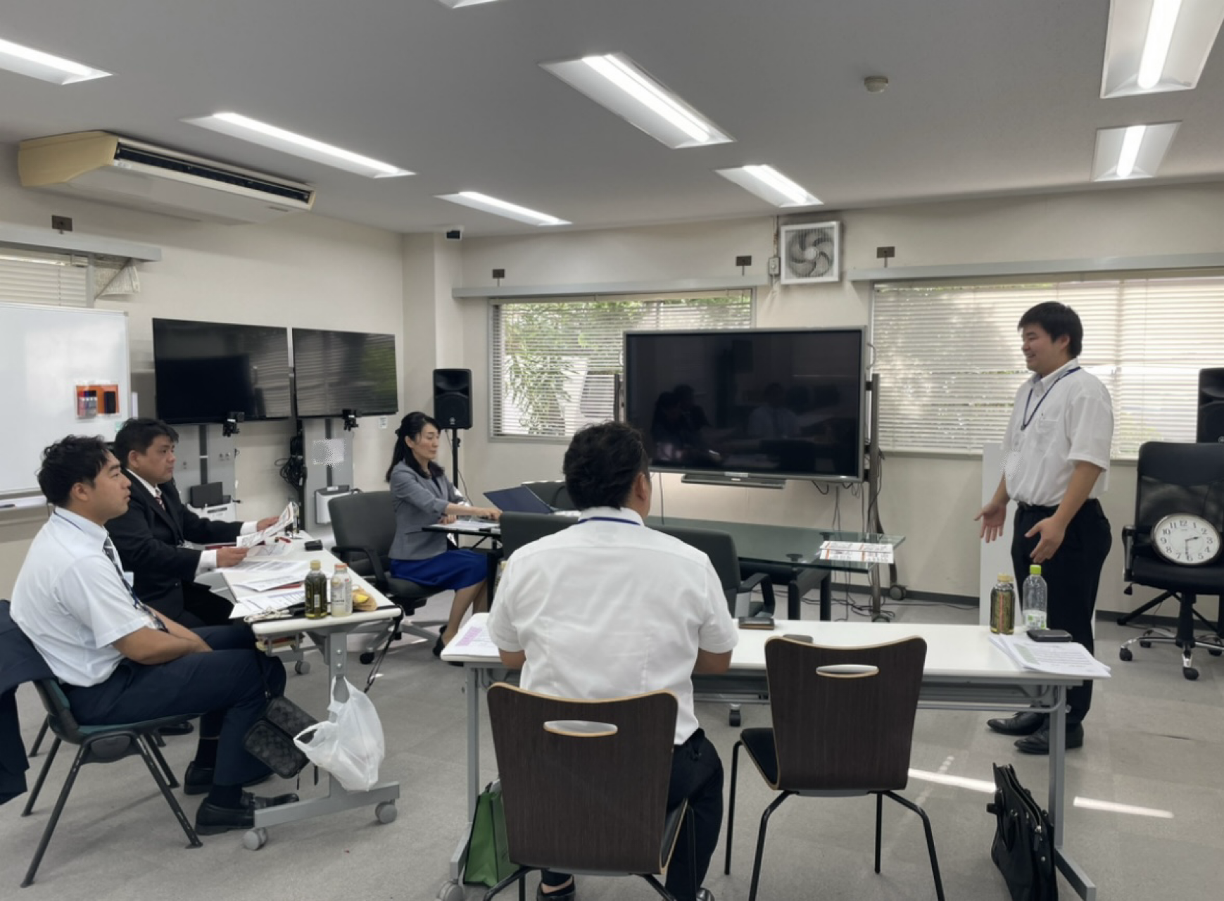 ダントツマナートレーナー研修に取り組む様子